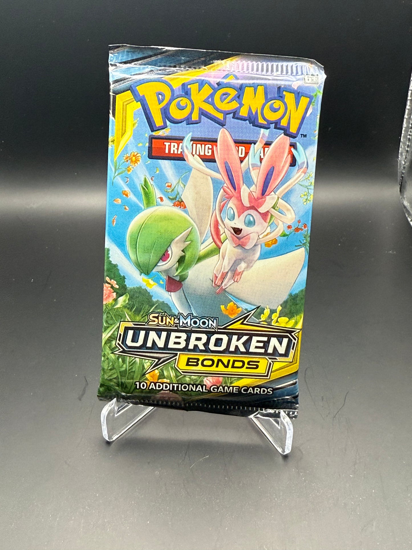 Pokemon: Sun and Moon Unbroken Bonds - Booster Pack Single